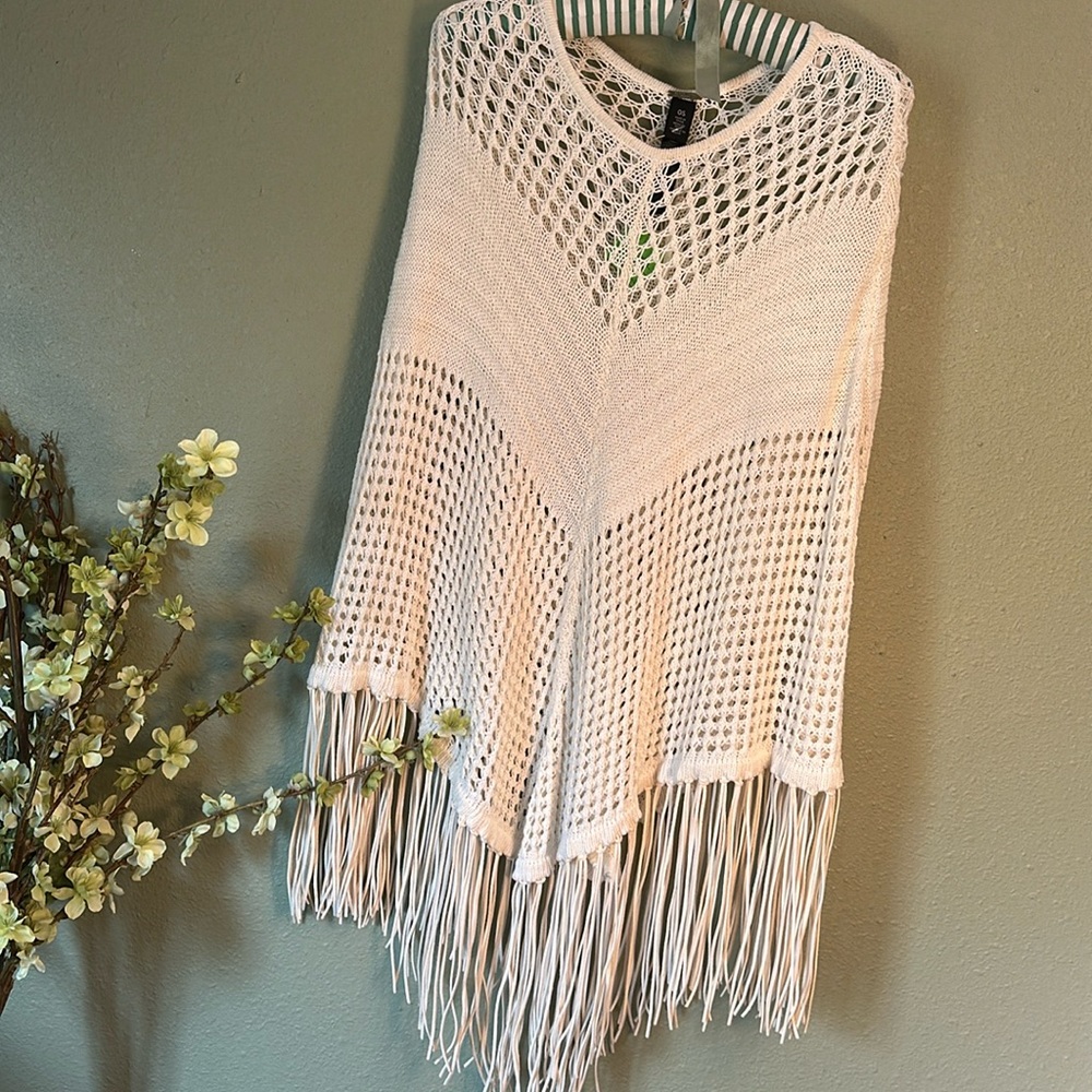 CHICO’S Poncho - Picture 4 of 8